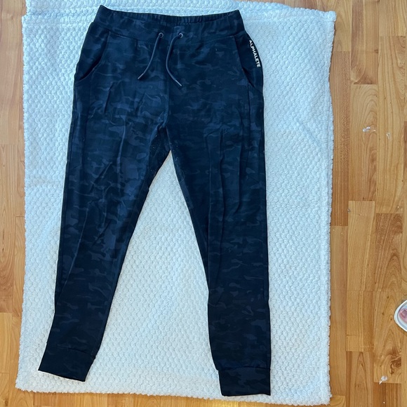 2/$25 🎄 Alphalete Premium V2 joggers - Picture 3 of 5